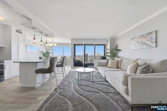 6 Horizon 2809, Fort Lee, NJ 07024