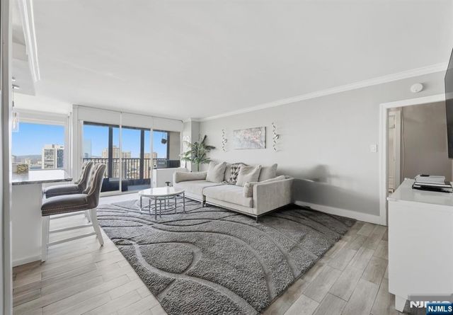 6 Horizon 2809, Fort Lee, NJ 07024