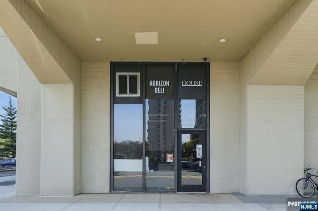 6 Horizon 2809, Fort Lee, NJ 07024