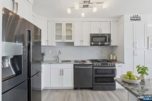 6 Horizon 2809, Fort Lee, NJ 07024