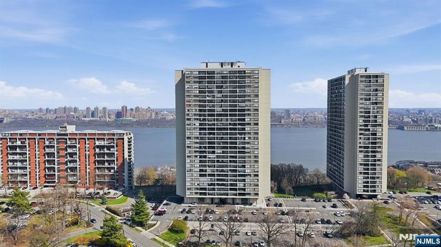 6 Horizon 2809, Fort Lee, NJ 07024