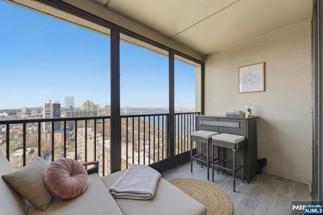 6 Horizon 2809, Fort Lee, NJ 07024