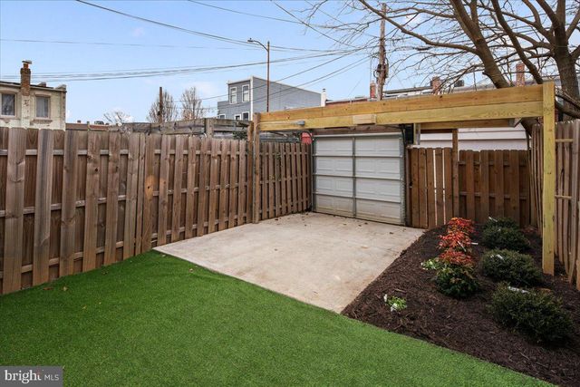 325 14TH PL NE, Washington, DC 20002