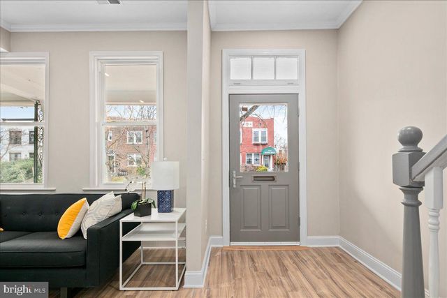 325 14TH PL NE, Washington, DC 20002