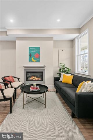 325 14TH PL NE, Washington, DC 20002