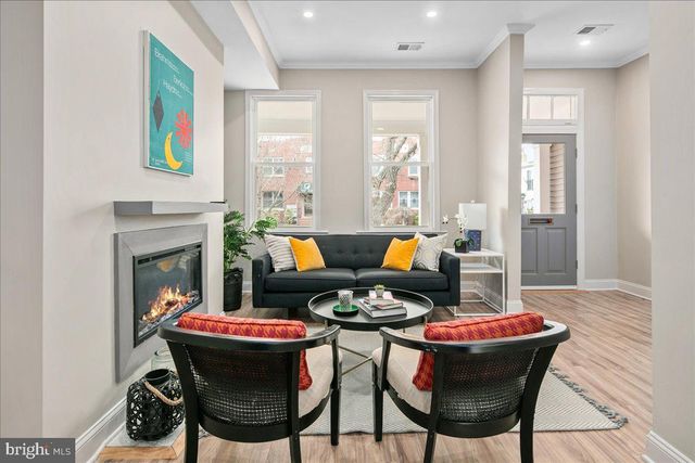 325 14TH PL NE, Washington, DC 20002