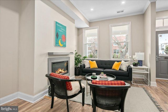 325 14TH PL NE, Washington, DC 20002