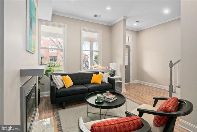 325 14TH PL NE, Washington, DC 20002