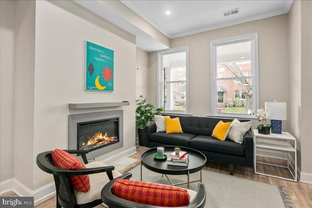 325 14TH PL NE, Washington, DC 20002