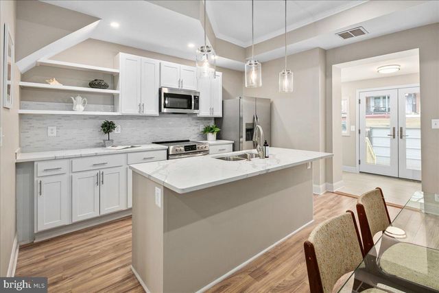 325 14TH PL NE, Washington, DC 20002