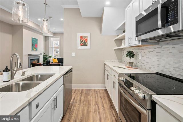 325 14TH PL NE, Washington, DC 20002