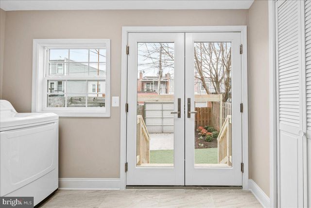 325 14TH PL NE, Washington, DC 20002