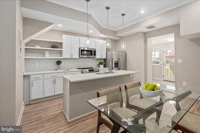 325 14TH PL NE, Washington, DC 20002