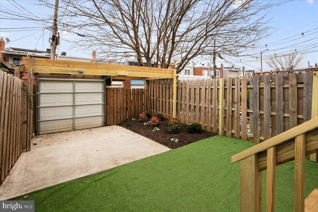 325 14TH PL NE, Washington, DC 20002