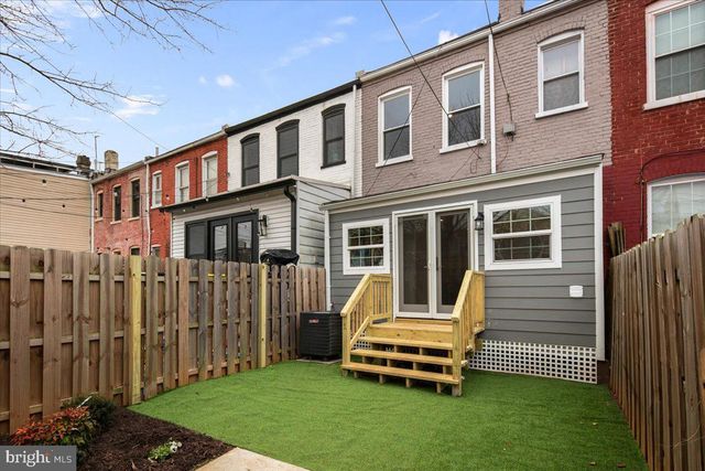 325 14TH PL NE, Washington, DC 20002