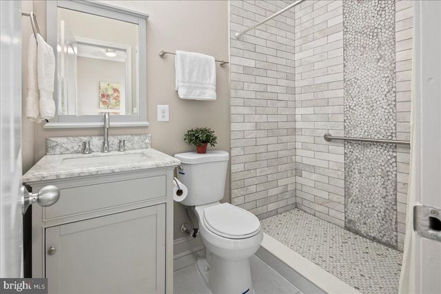 325 14TH PL NE, Washington, DC 20002