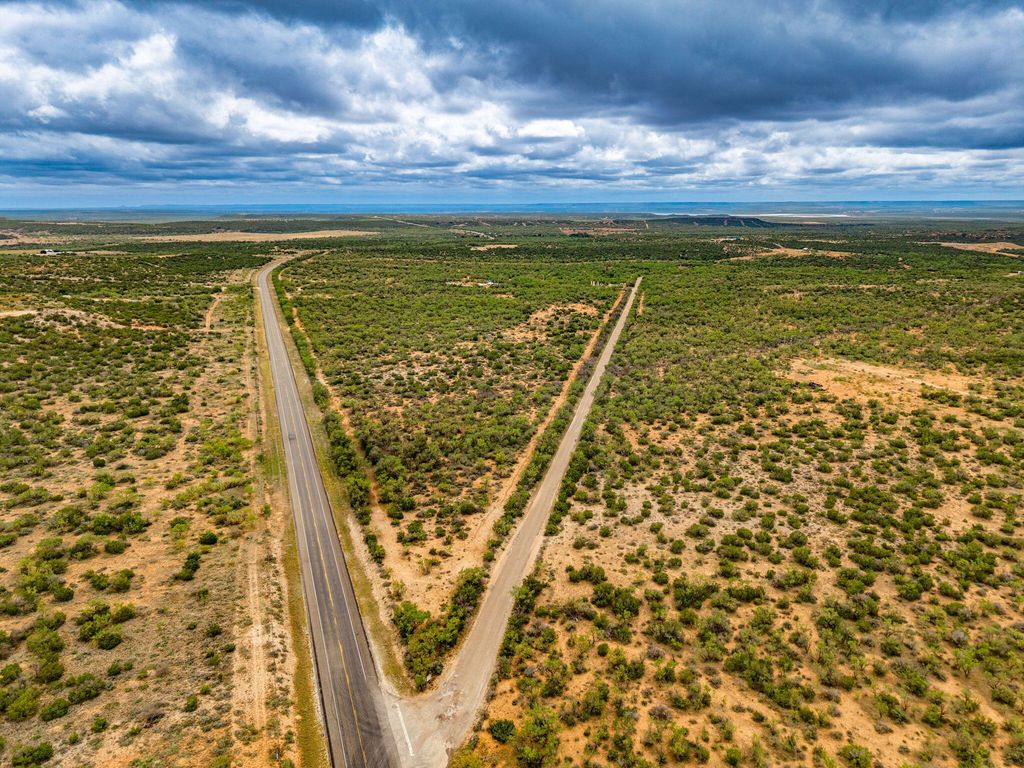 Image 1 of property listing at 375 Exxon Road, Robert Lee, TX 76945