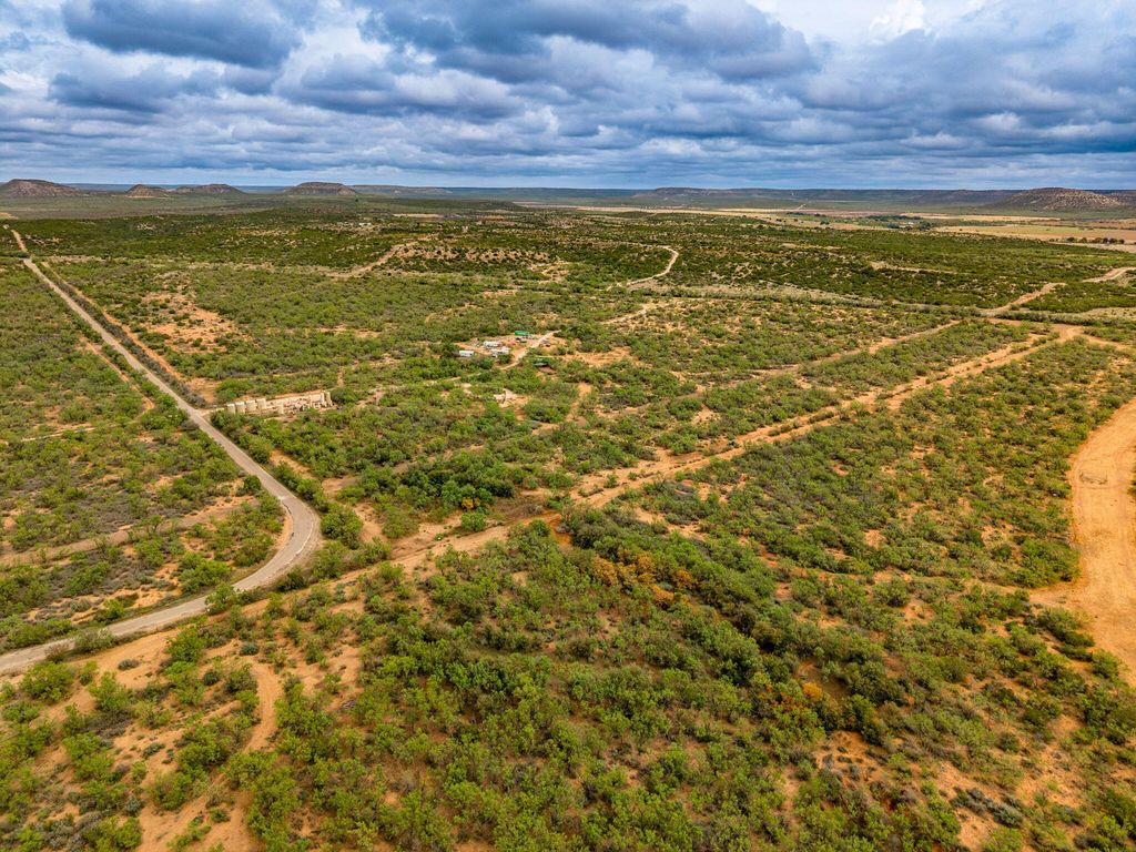 Image 11 of property listing at 375 Exxon Road, Robert Lee, TX 76945