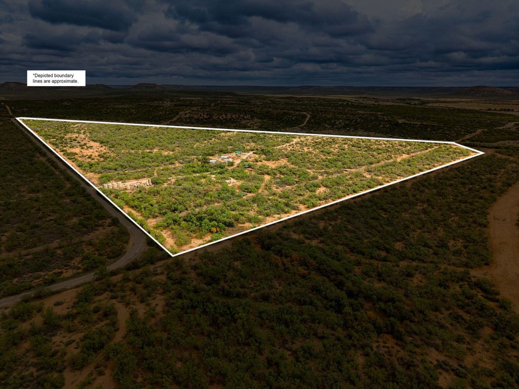 Image 12 of property listing at 375 Exxon Road, Robert Lee, TX 76945