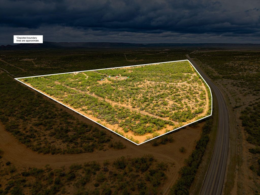Image 16 of property listing at 375 Exxon Road, Robert Lee, TX 76945