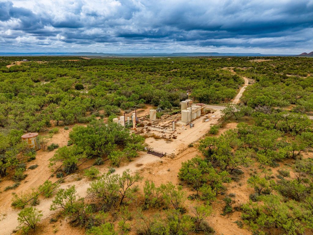 Image 31 of property listing at 375 Exxon Road, Robert Lee, TX 76945