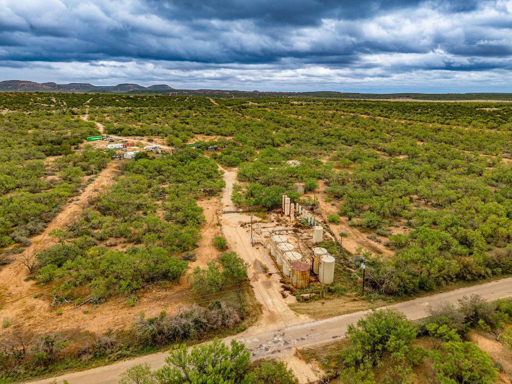 Image 34 of property listing at 375 Exxon Road, Robert Lee, TX 76945