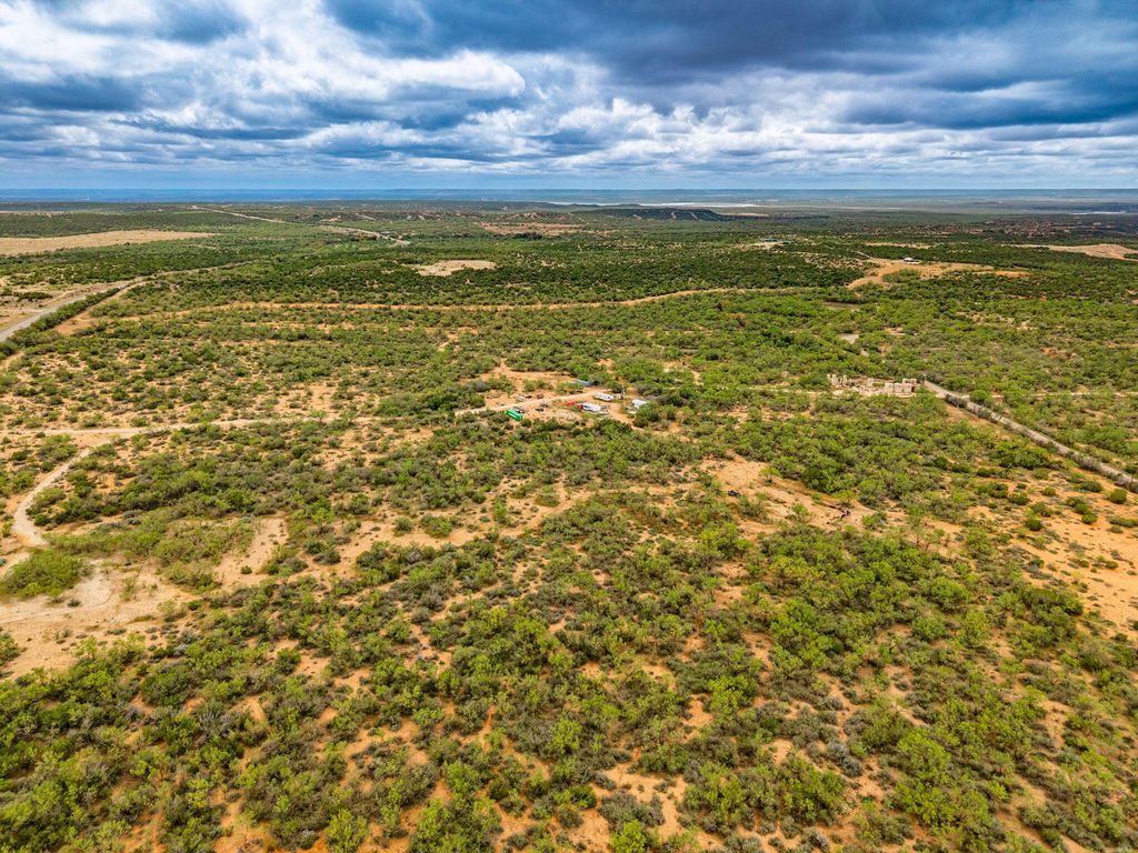 Image 8 of property listing at 375 Exxon Road, Robert Lee, TX 76945