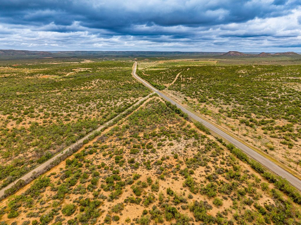 Image 9 of property listing at 375 Exxon Road, Robert Lee, TX 76945