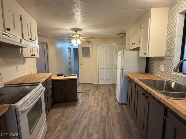 280 Copper Flats Drive, Pahrump, NV 89048