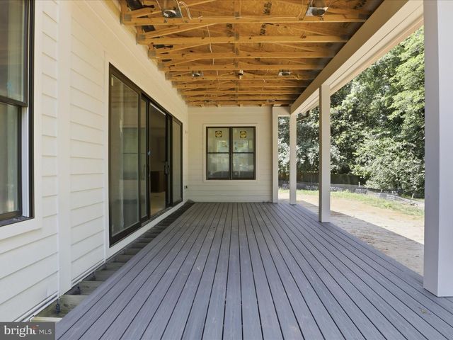 4038 DOVEVILLE LN, Fairfax, VA 22032