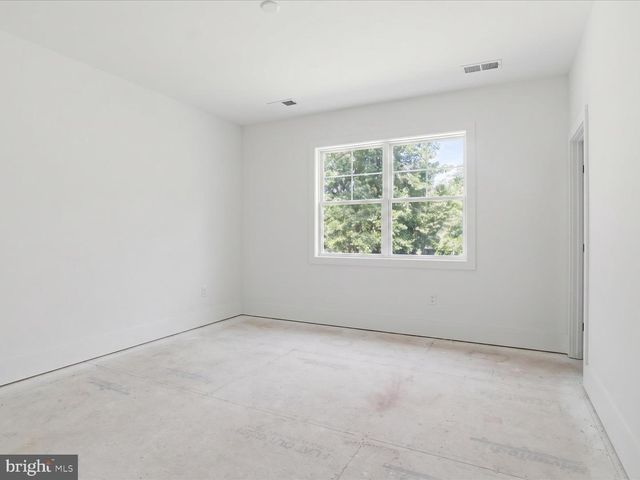 4038 DOVEVILLE LN, Fairfax, VA 22032