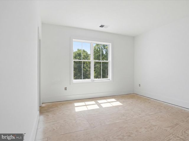 4038 DOVEVILLE LN, Fairfax, VA 22032