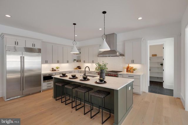 4038 DOVEVILLE LN, Fairfax, VA 22032