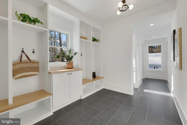 4038 DOVEVILLE LN, Fairfax, VA 22032