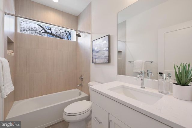 4038 DOVEVILLE LN, Fairfax, VA 22032