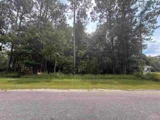 8100 Pond Valley Dr, Pensacola, FL 32506
