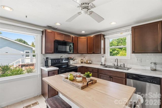 1177 Runway Drive, Hendersonville, NC 28792