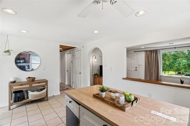1177 Runway Drive, Hendersonville, NC 28792