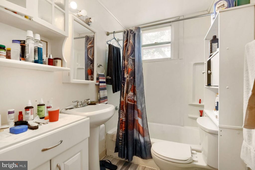 Image 26 of property listing at 8413 PHILADELPHIA RD, Baltimore, MD 21237