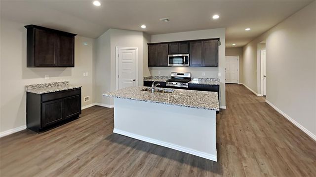4412 Palmetto Bluff Drive, Mustang, OK 73064