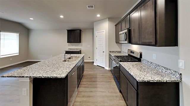 4412 Palmetto Bluff Drive, Mustang, OK 73064