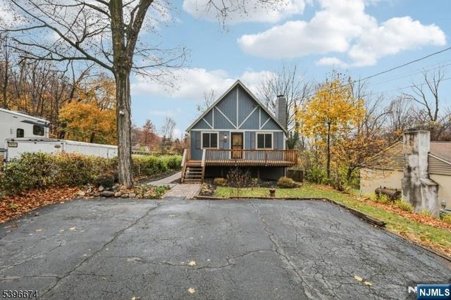 16 Winding Hill Road, Vernon, NJ 07462