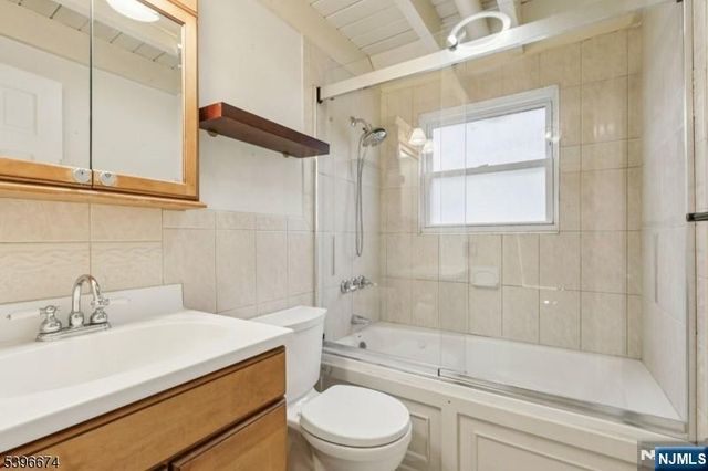 16 Winding Hill Road, Vernon, NJ 07462