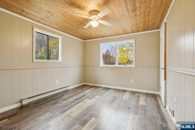 16 Winding Hill Road, Vernon, NJ 07462