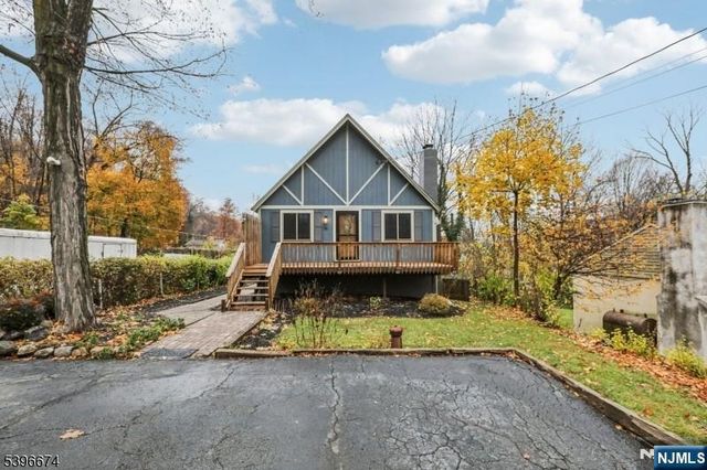 16 Winding Hill Road, Vernon, NJ 07462