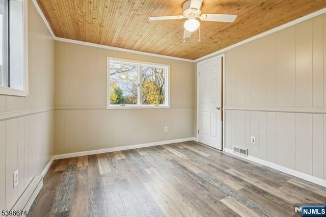 16 Winding Hill Road, Vernon, NJ 07462