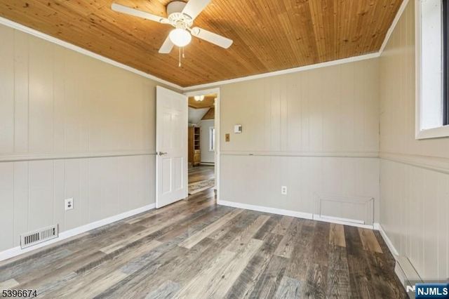 16 Winding Hill Road, Vernon, NJ 07462