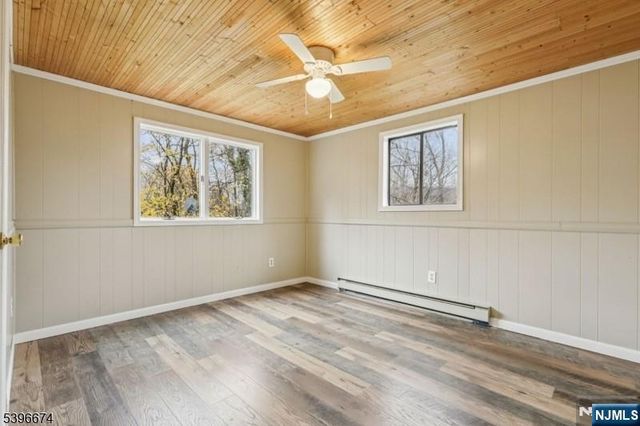 16 Winding Hill Road, Vernon, NJ 07462