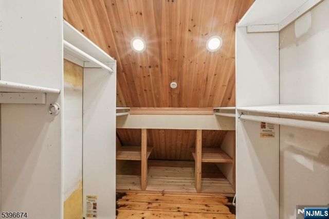 16 Winding Hill Road, Vernon, NJ 07462