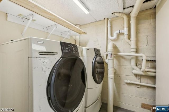 16 Winding Hill Road, Vernon, NJ 07462